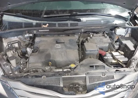 2012 Toyota Sienna Xle V6 8 Passenger z USA, uszkodzony, nr VIN 5TDYK3DC8CS278150